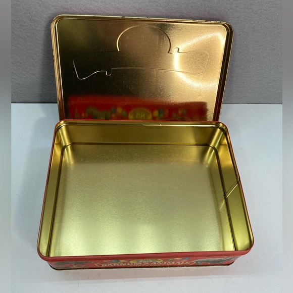 1979 & 1987 Barnum’s & Bailey Circus Animal Cracker Tins - Picture 9 of 16